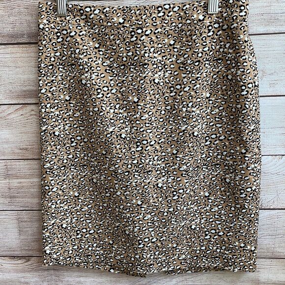 J CREW PENCIL SKIRT IN LEOPARD PRINT - Picture 2 of 4